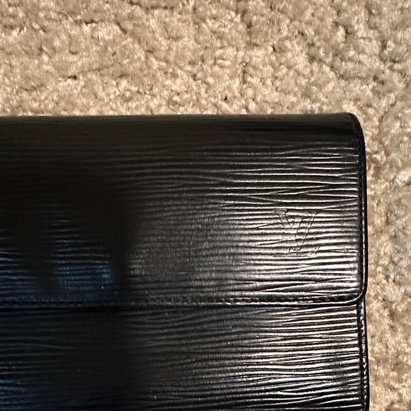 Louis Vuitton Black Textured Epi Wallet - Picture 2 of 15